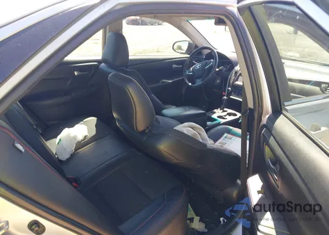 2015 Toyota Camry Se z USA, uszkodzony, nr VIN 4T1BF1FK4FU094502